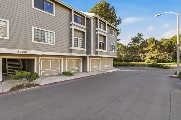 $875,000 | 20321 Tidepool Circle, Unit 205, Huntington Beach, CA 92646