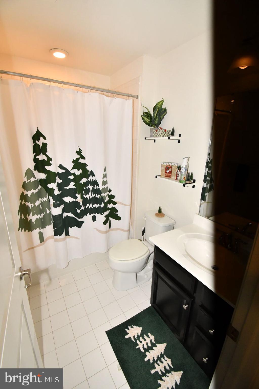 654 Barrie Road Middletown, DE 19709 - Photo 21 of 26 Hall Bath