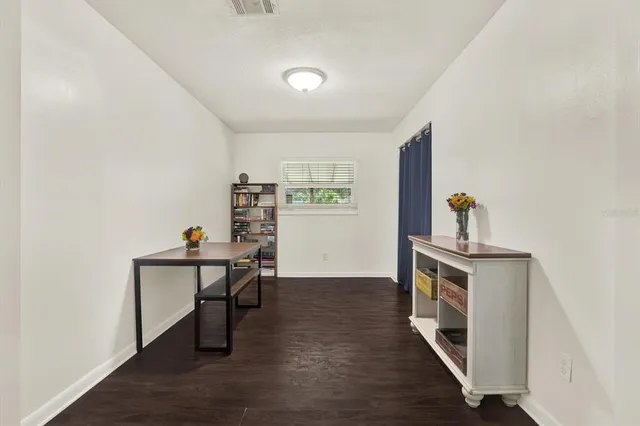 $389,990 | 2806 West Wallace Avenue, Tampa, FL 33611