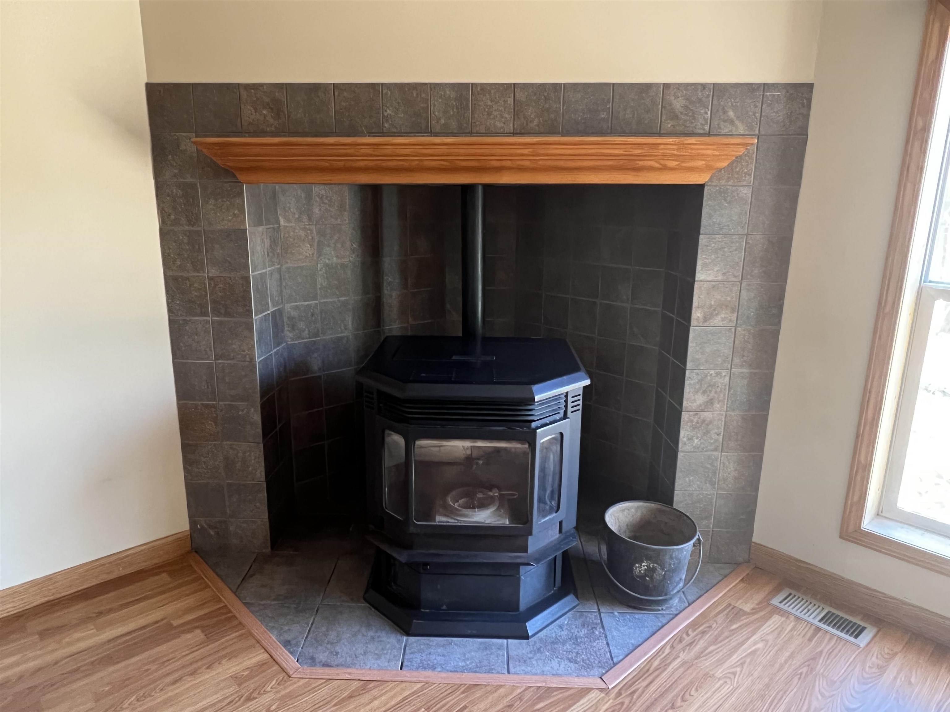 12479 Coster Road Southwest Fife Lake, MI 49633 - Photo 8 of 32 1906412-7.JPG