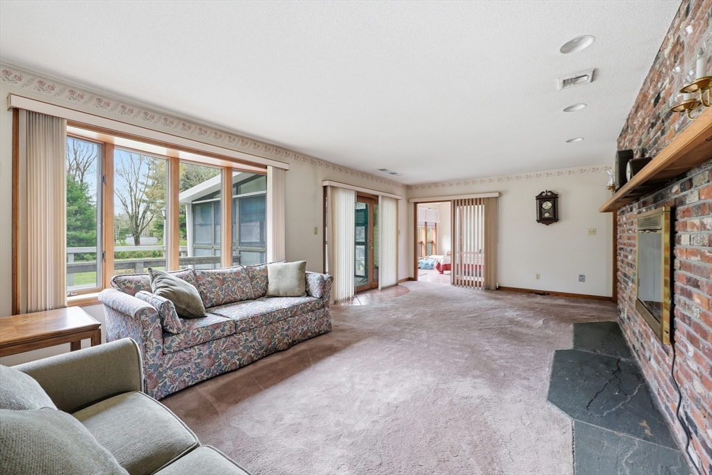 53 Hampden Road East Longmeadow, MA 01028 - Photo 10 of 32