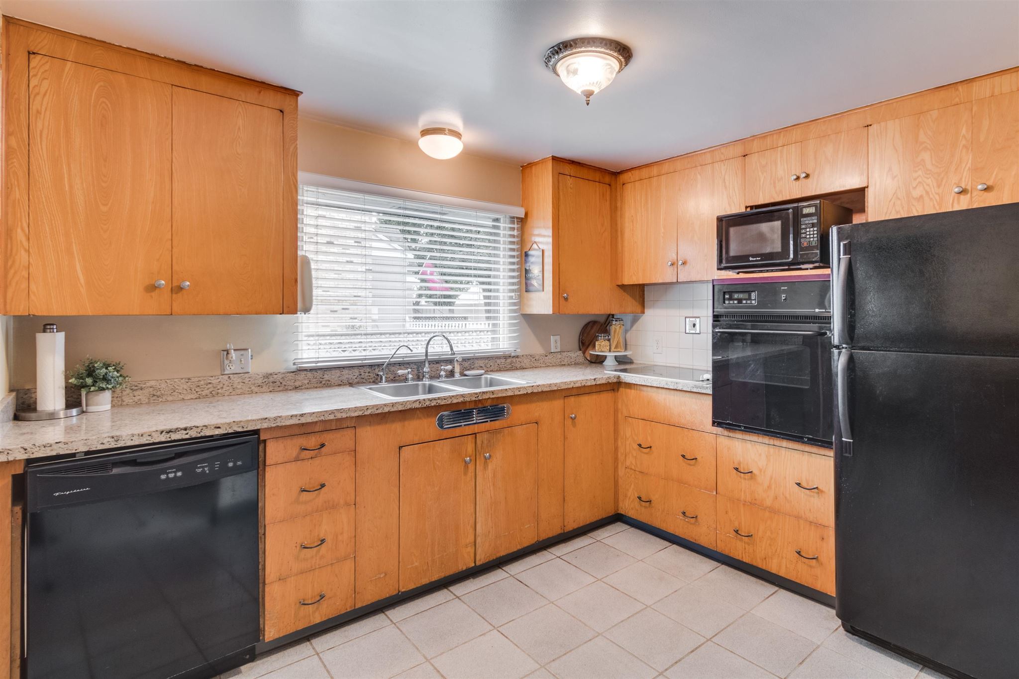 2420 North Elizabeth Road Spokane, WA 99212 - Photo 8 of 20