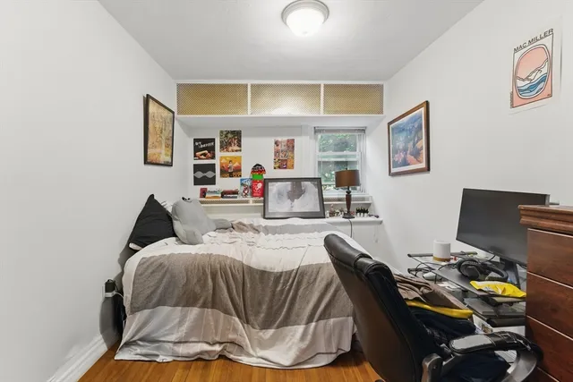 a view of a workspace with furniture