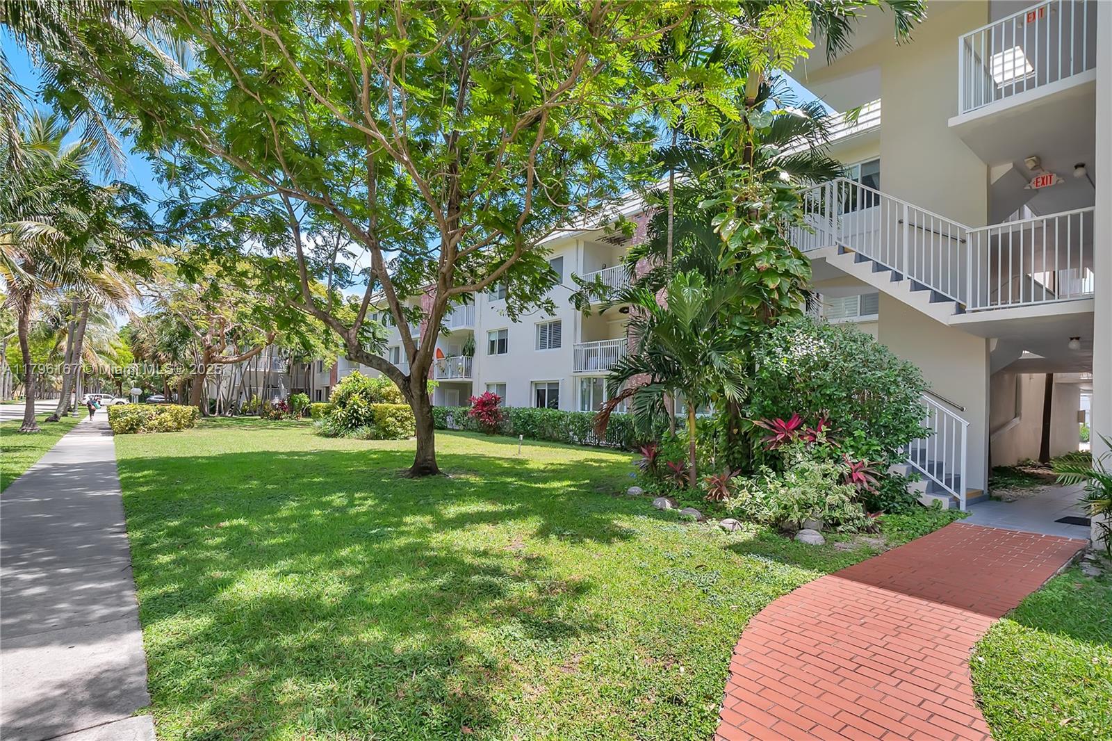 240 Galen Drive, Unit 308 Key Biscayne, FL 33149 - Photo 17 of 22