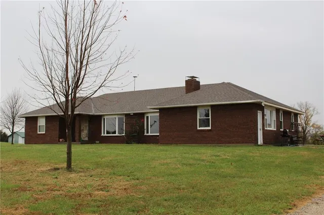 $650,000 | 16468 Highway 16, Oskaloosa, KS 66066