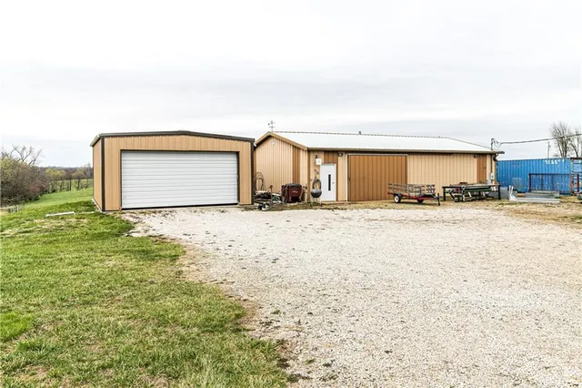 $650,000 | 16468 Highway 16, Oskaloosa, KS 66066