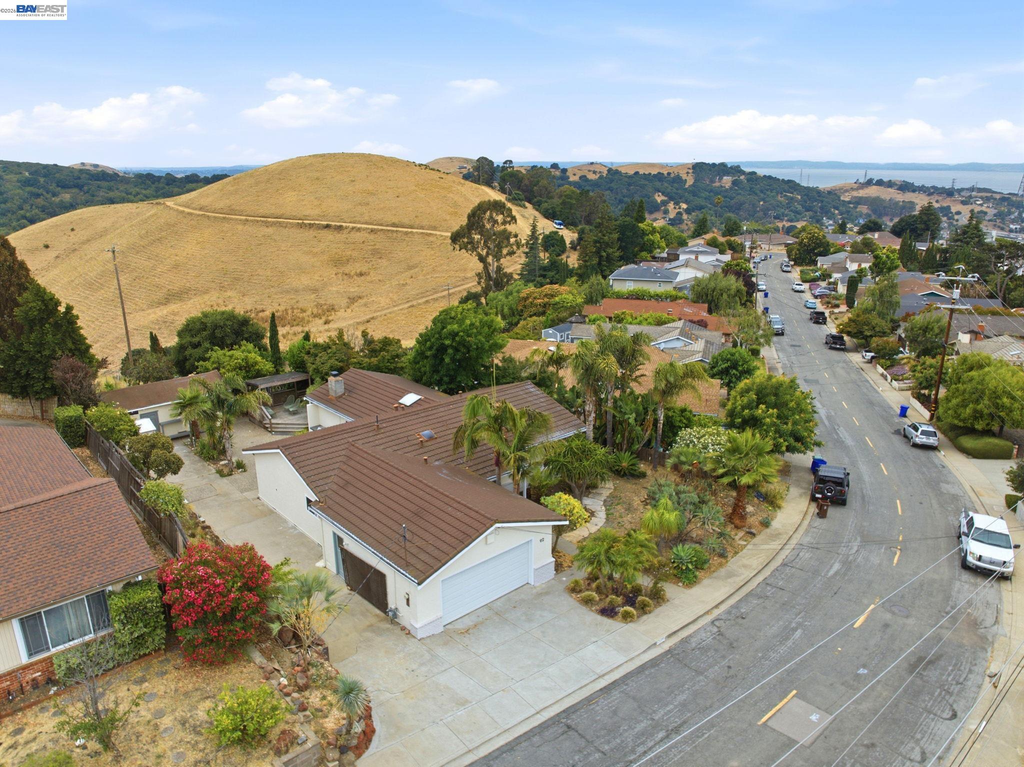92 Welle Road Crockett, CA 94525 - Photo 3 of 54