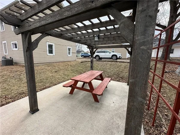 $198,000 | 215 West 8th Street, Maryville, MO 64468