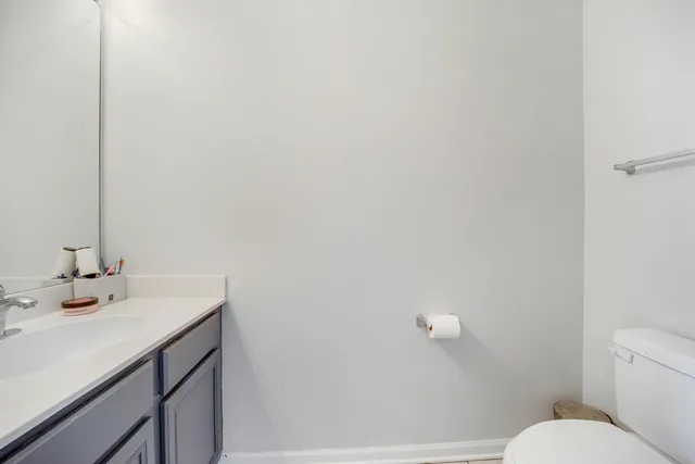 $2,695 | 947 West 14th Place, Unit 3A, Chicago, IL 60608