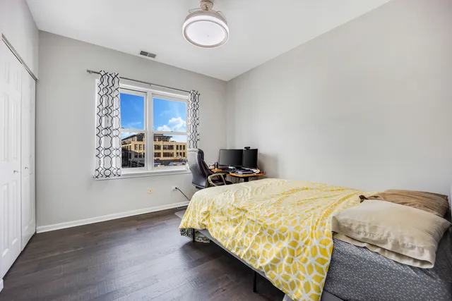 $2,695 | 947 West 14th Place, Unit 3A, Chicago, IL 60608