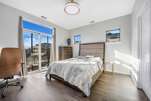 $2,695 | 947 West 14th Place, Unit 3A, Chicago, IL 60608