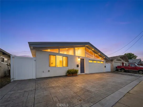$3,300 | 13010 Hartland Street, North Hollywood, CA 91605