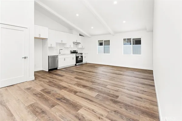 $3,300 | 13010 Hartland Street, North Hollywood, CA 91605