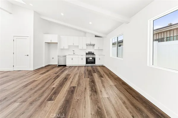 $3,300 | 13010 Hartland Street, North Hollywood, CA 91605