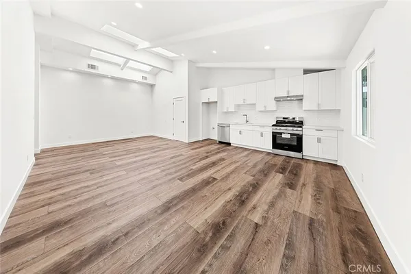$3,300 | 13010 Hartland Street, North Hollywood, CA 91605