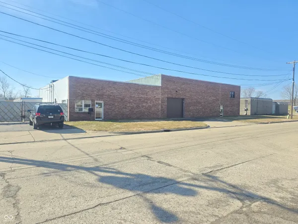 $2,750 | 1805 West 15th Street, Indianapolis, IN 46202