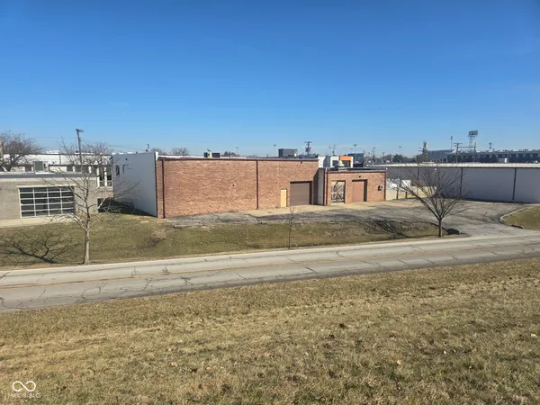 $2,750 | 1805 West 15th Street, Indianapolis, IN 46202