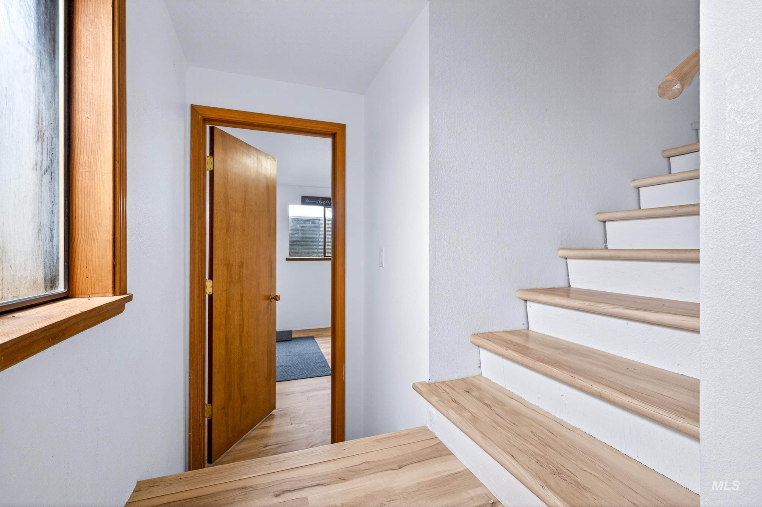 8989 Hillview Road Emmett, ID 83617 - Photo 33 of 50 View of stairs