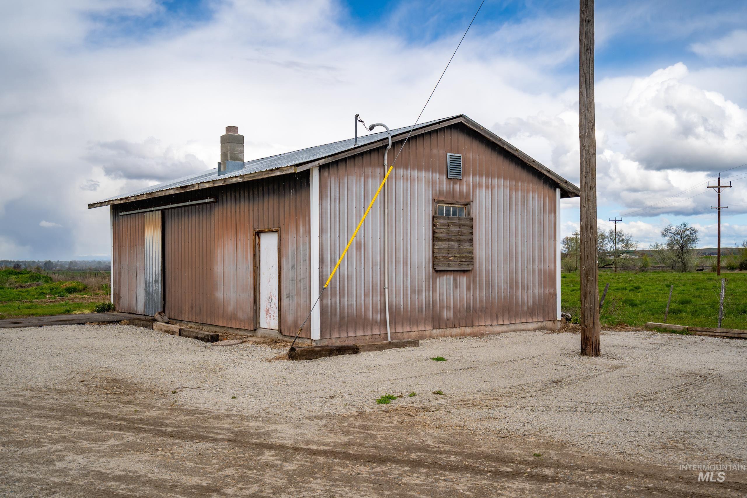 8989 Hillview Road Emmett, ID 83617 - Photo 6 of 50 View of outdoor structure