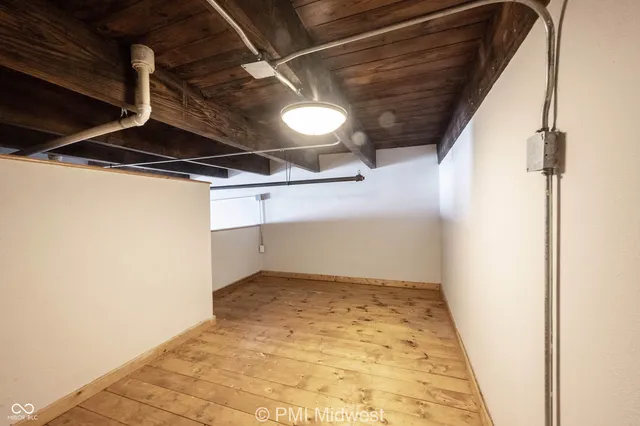 $1,199 | 501 Madison Avenue, Unit 202, Indianapolis, IN 46225