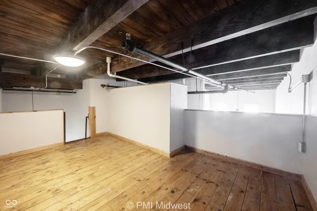 $1,199 | 501 Madison Avenue, Unit 202, Indianapolis, IN 46225