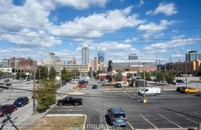 $1,199 | 501 Madison Avenue, Unit 202, Indianapolis, IN 46225