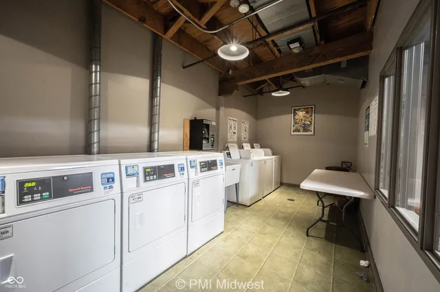 $1,199 | 501 Madison Avenue, Unit 202, Indianapolis, IN 46225