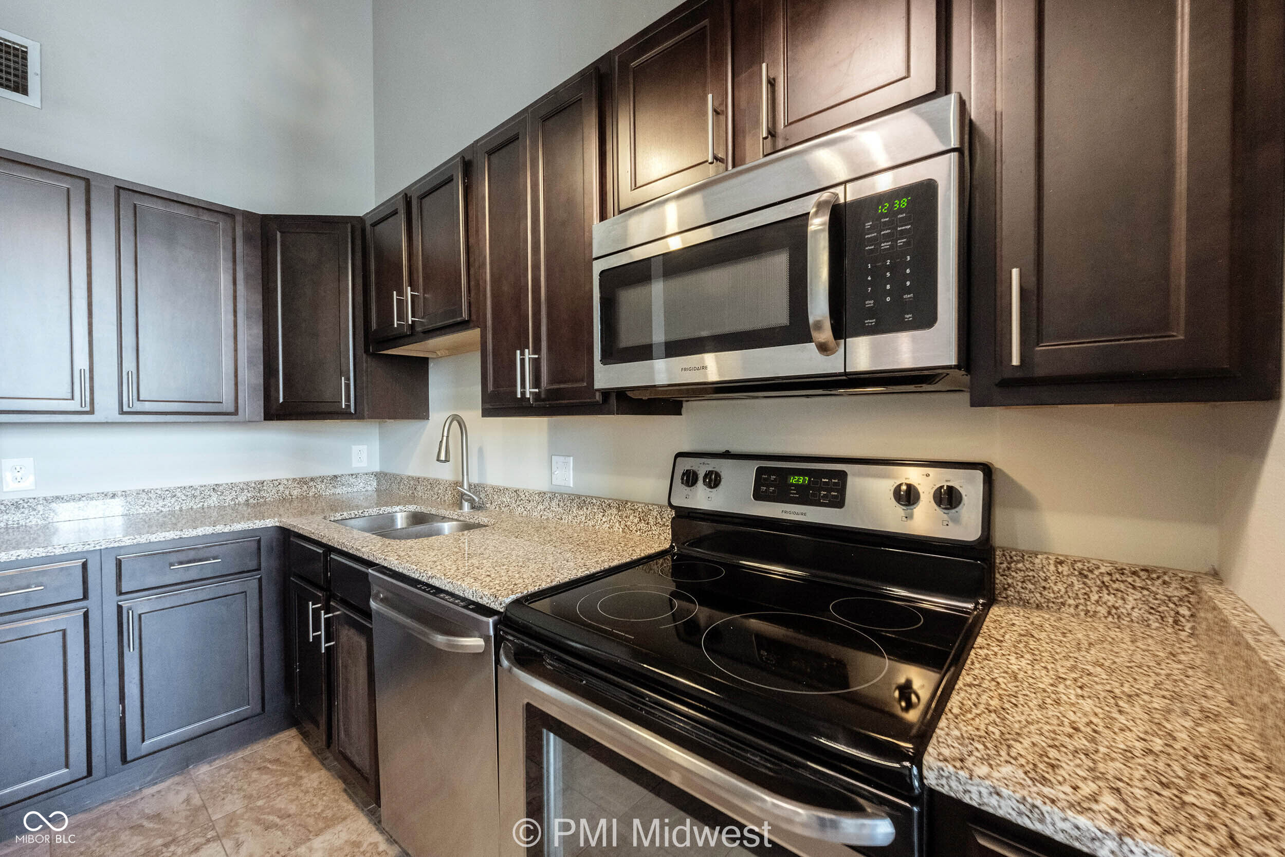 501 Madison Avenue, Unit 202 Indianapolis, IN 46225 - Photo 8 of 23