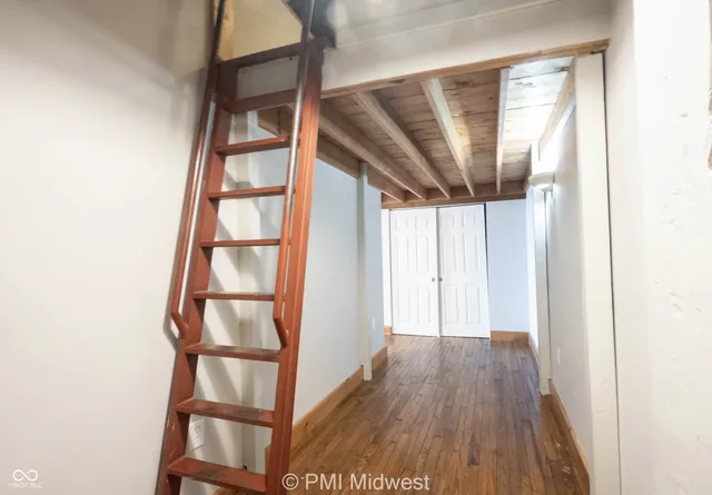 $1,199 | 501 Madison Avenue, Unit 202, Indianapolis, IN 46225