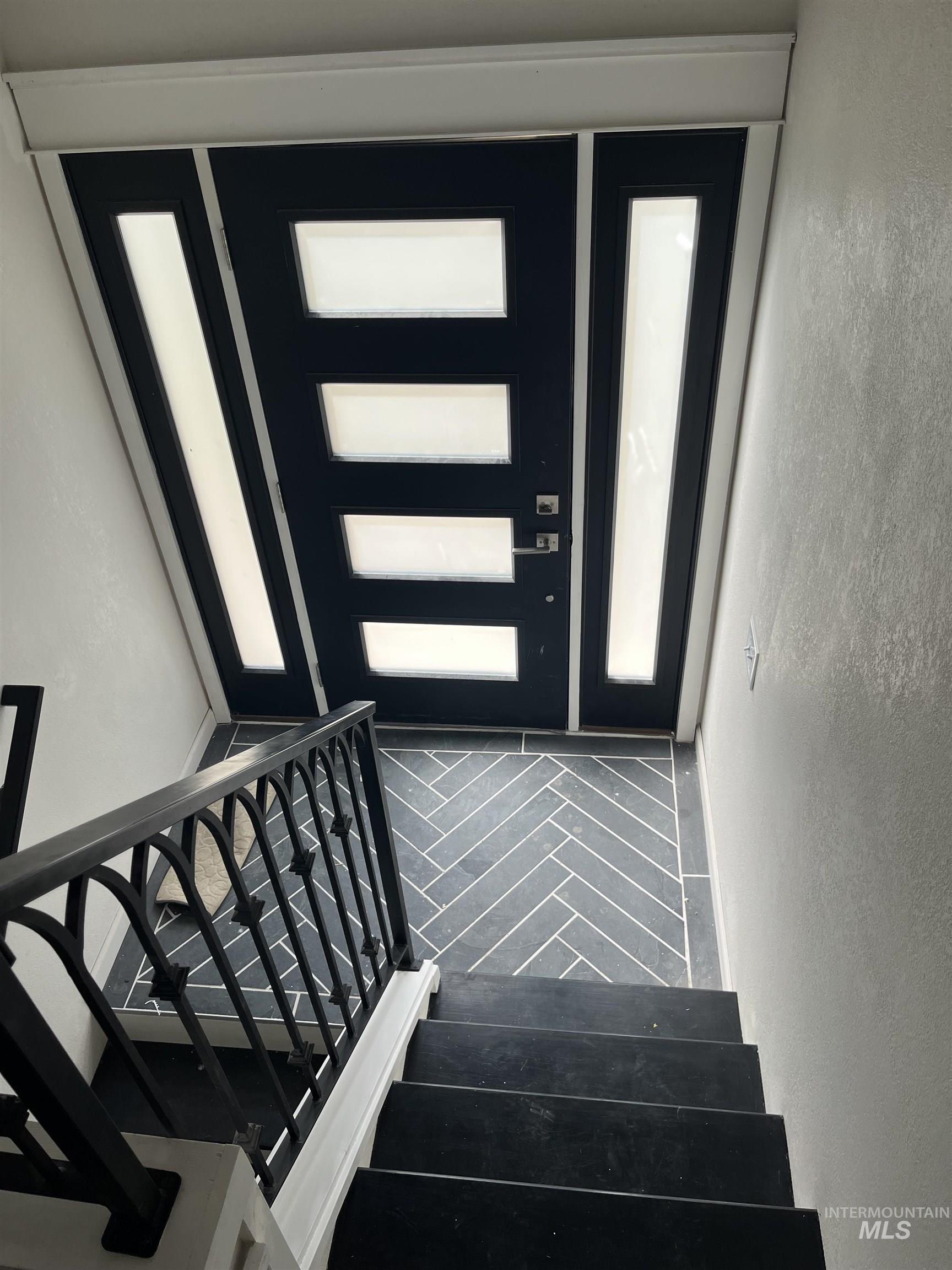 1024 El Cajon Street Moscow, ID 83843 - Photo 6 of 49 Stairs with a textured wall