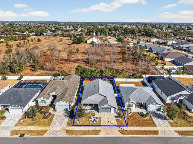 $402,000 | 12579 Northeast 49th Drive, Oxford, FL 34484