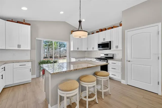 $402,000 | 12579 Northeast 49th Drive, Oxford, FL 34484