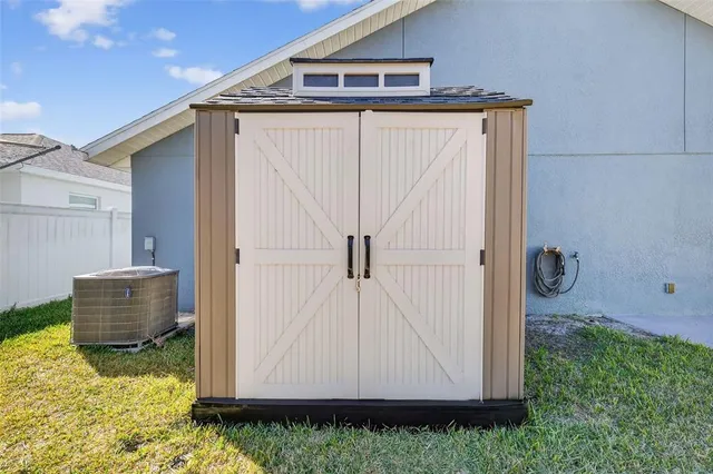 $402,000 | 12579 Northeast 49th Drive, Oxford, FL 34484