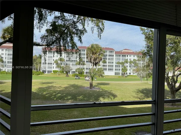 $2,300 | 805 Cypress Boulevard, Unit 205, Pompano Beach, FL 33069
