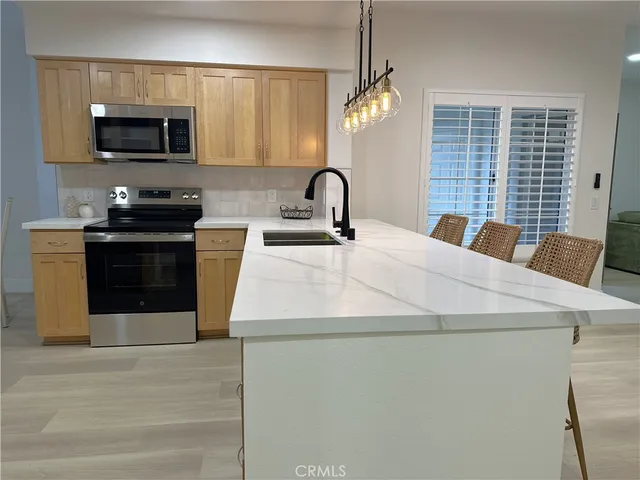 $499,900 | 280 Vista Royale Circle East, Palm Desert, CA 92211