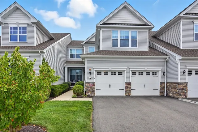 $799,000 | 18 Lansing Way, Unit 18, Millis, MA 02054