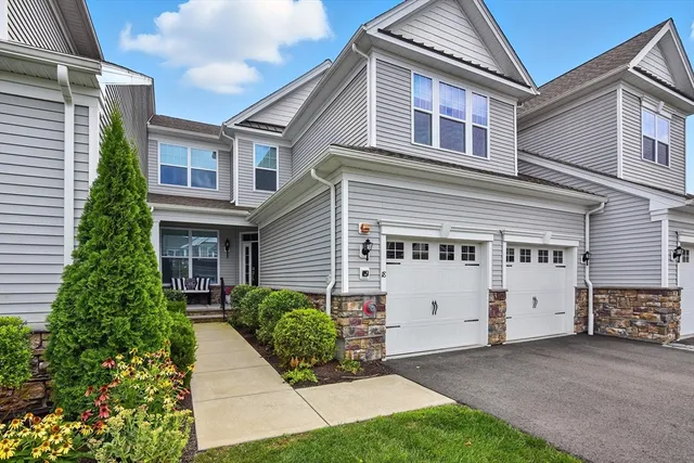 $799,000 | 18 Lansing Way, Unit 18, Millis, MA 02054