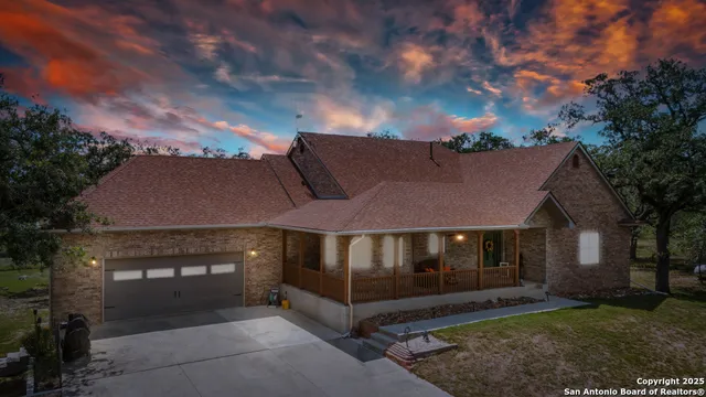 $1,400,000 | 1657 County Road 434, Stockdale, TX 78160