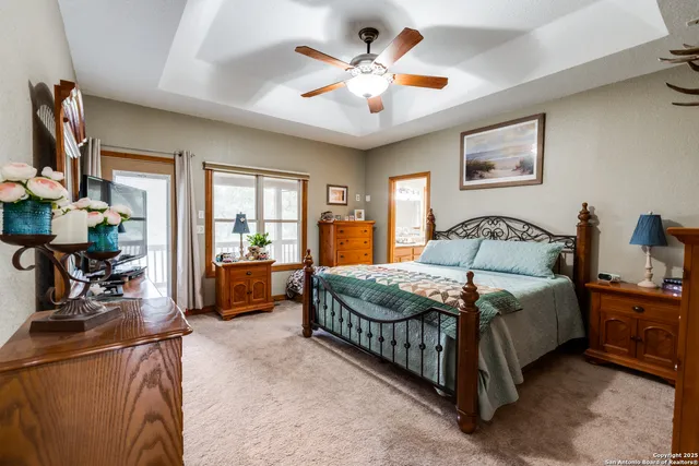 $1,400,000 | 1657 County Road 434, Stockdale, TX 78160