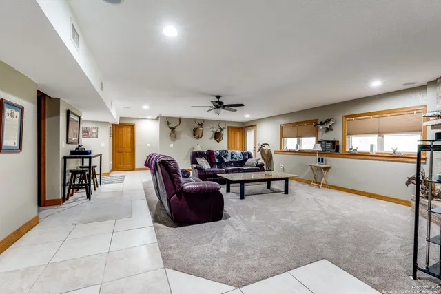 $1,400,000 | 1657 County Road 434, Stockdale, TX 78160