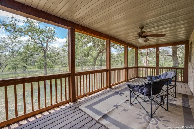 $1,400,000 | 1657 County Road 434, Stockdale, TX 78160