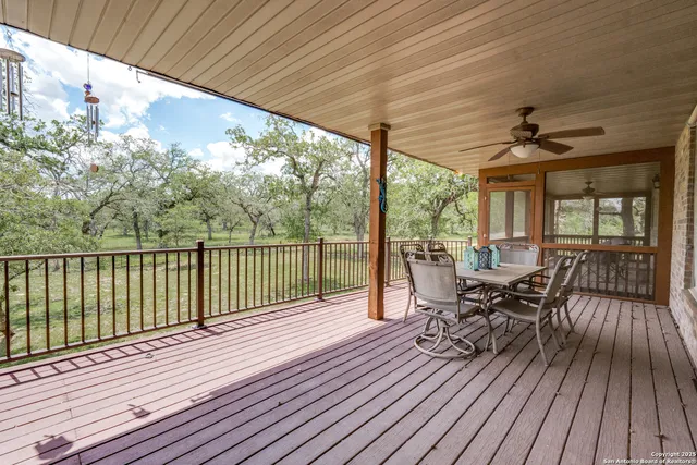 $1,400,000 | 1657 County Road 434, Stockdale, TX 78160