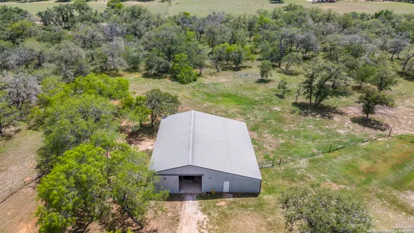 $1,400,000 | 1657 County Road 434, Stockdale, TX 78160