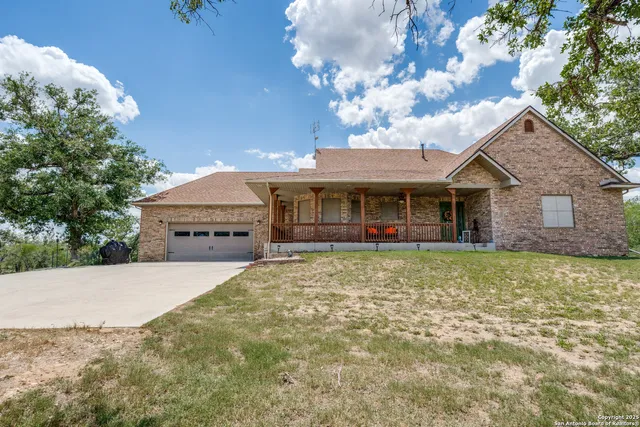 $1,400,000 | 1657 County Road 434, Stockdale, TX 78160