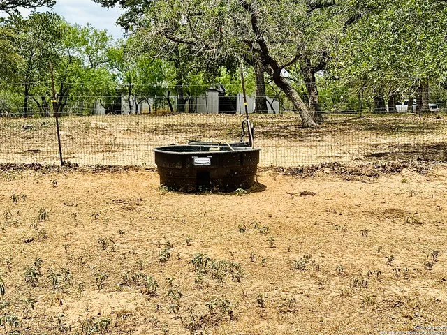 $1,400,000 | 1657 County Road 434, Stockdale, TX 78160