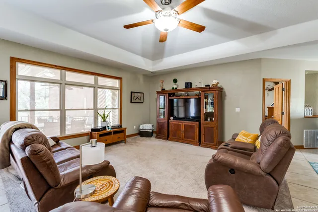 $1,400,000 | 1657 County Road 434, Stockdale, TX 78160