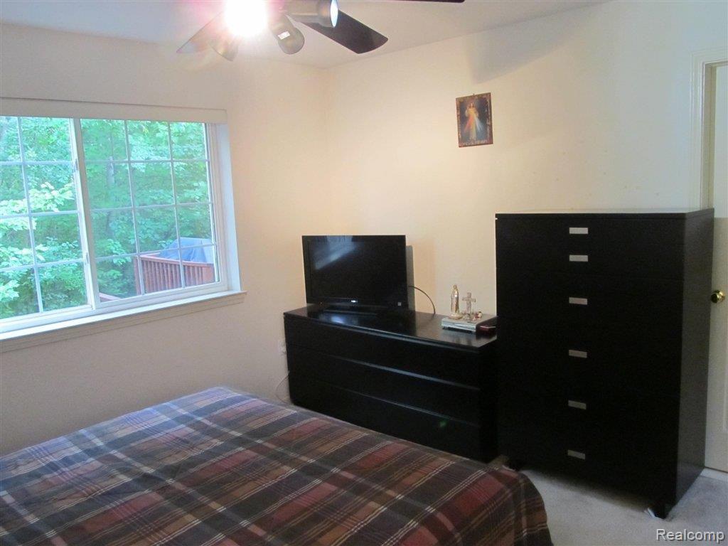 41627 Glade Road Canton, MI 48187 - Photo 10 of 24 master bedroom 1st floor.JPG