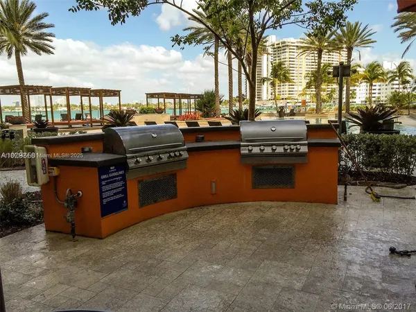 $3,100 | 1500 Bay Road, Unit 758S, Miami Beach, FL 33139