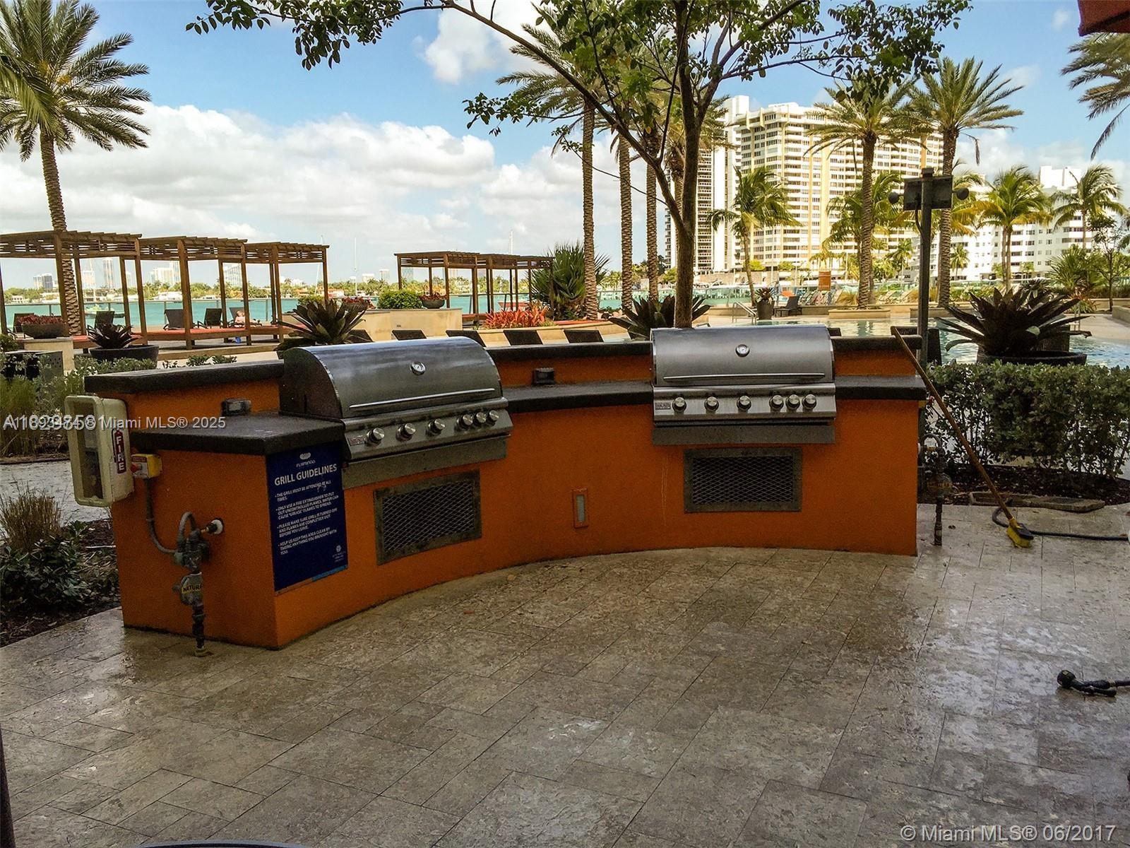 1500 Bay Road, Unit 758S Miami Beach, FL 33139 - Photo 10 of 11
