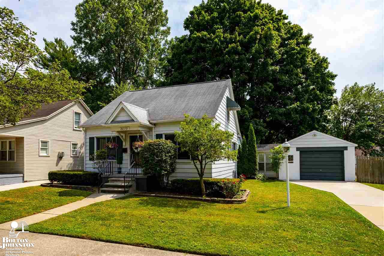 2073 Ridgemont Road Grosse Pointe Woods, MI 48236 - Photo 2 of 21